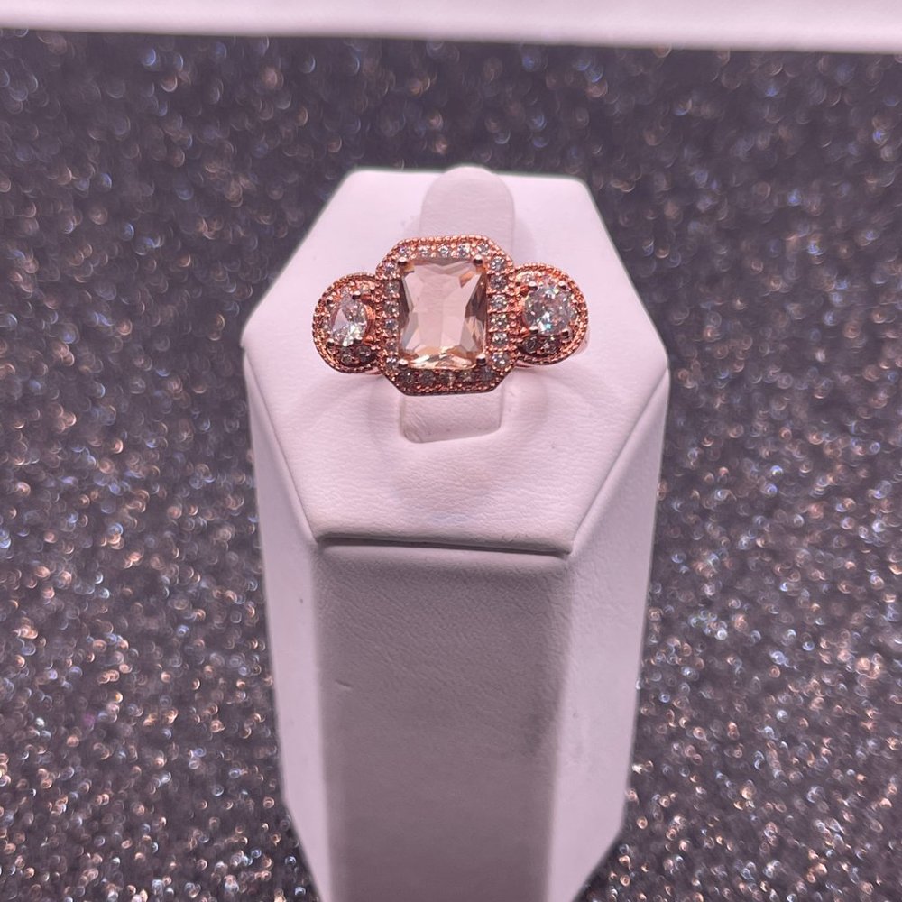 EMILY ROSEGOLD WEDDING RING - Picture 5 of 7
